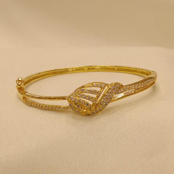 Side open bracelet Bangle