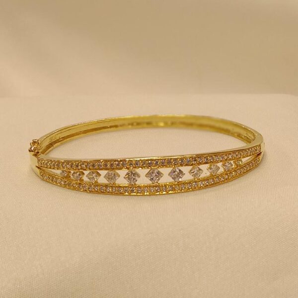 Side open bracelet Bangle